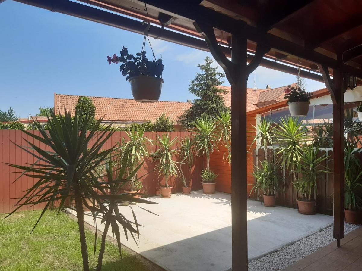 Boglarka Apartman Jula Exterior foto
