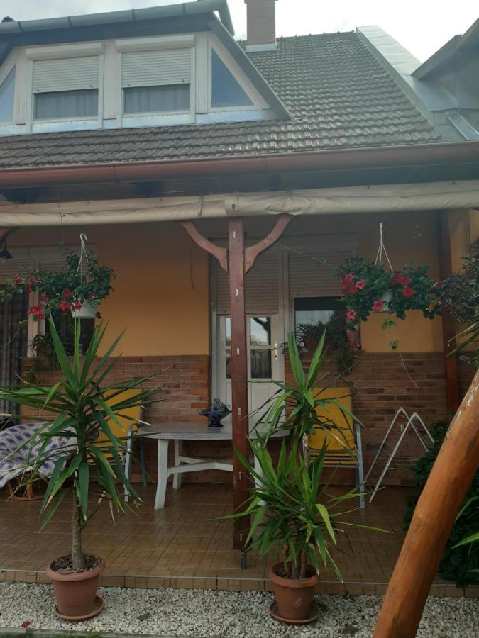 Boglarka Apartman Jula Exterior foto
